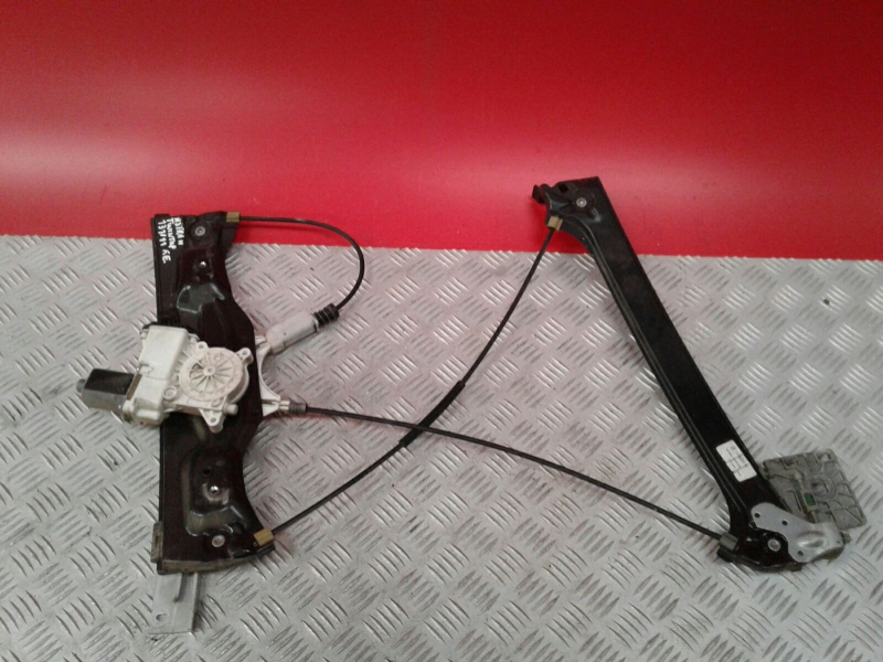 Left front window regulator OPEL Astra H TwinTop (L67)