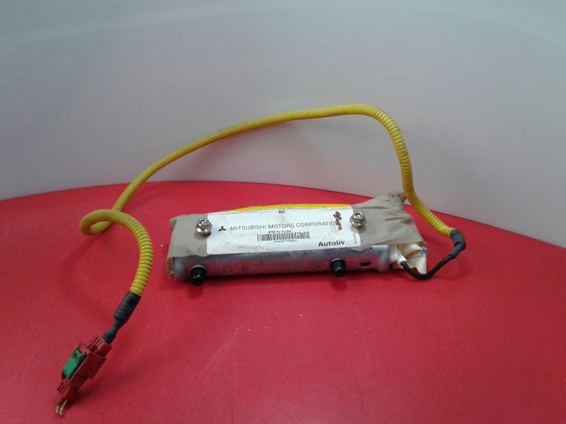 Airbag  Droite MITSUBISHI Carisma Hatchback (DA_)