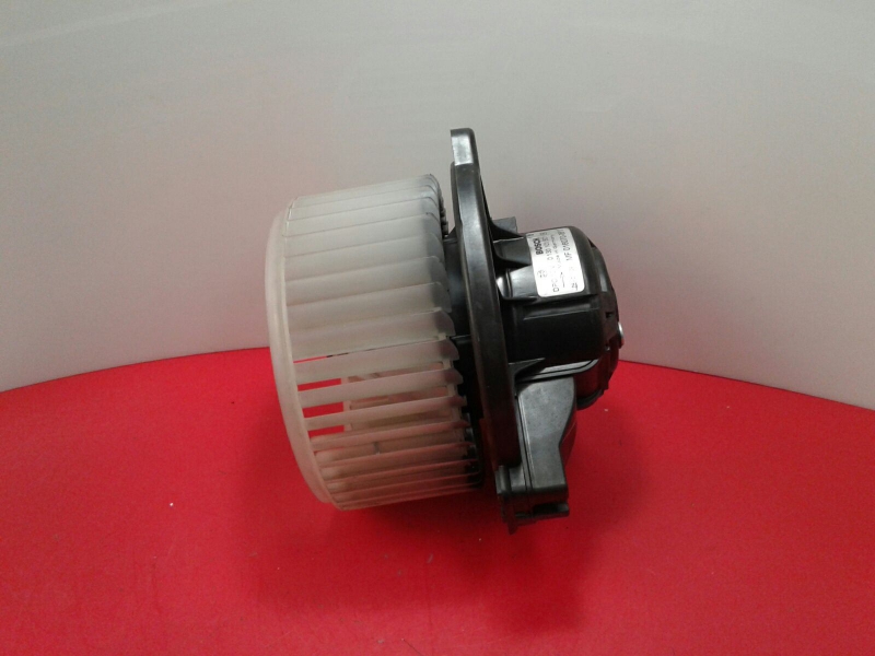 Motor de calefacción TOYOTA Corolla Verso (ZER_, ZZE12_, R1_) Imagem-2