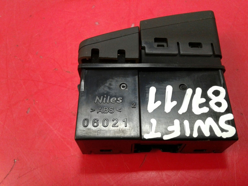 Botão / interruptor electromecânico / relé SUZUKI Swift IV (FZ, NZ) Imagem-2