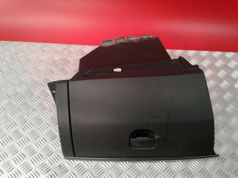 Glove Box / Compartment RENAULT Clio III (BR0/1, CR0/1)