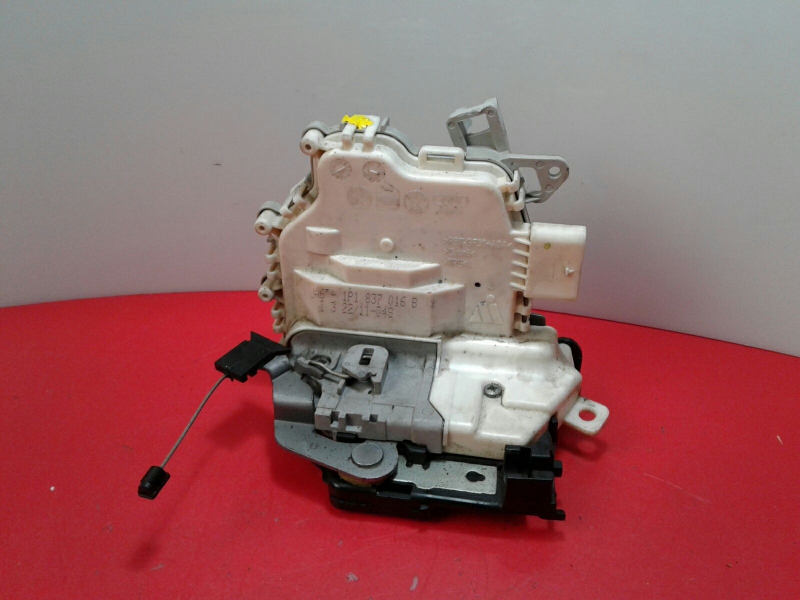 Front Right Door Lock SEAT Leon (1P1)