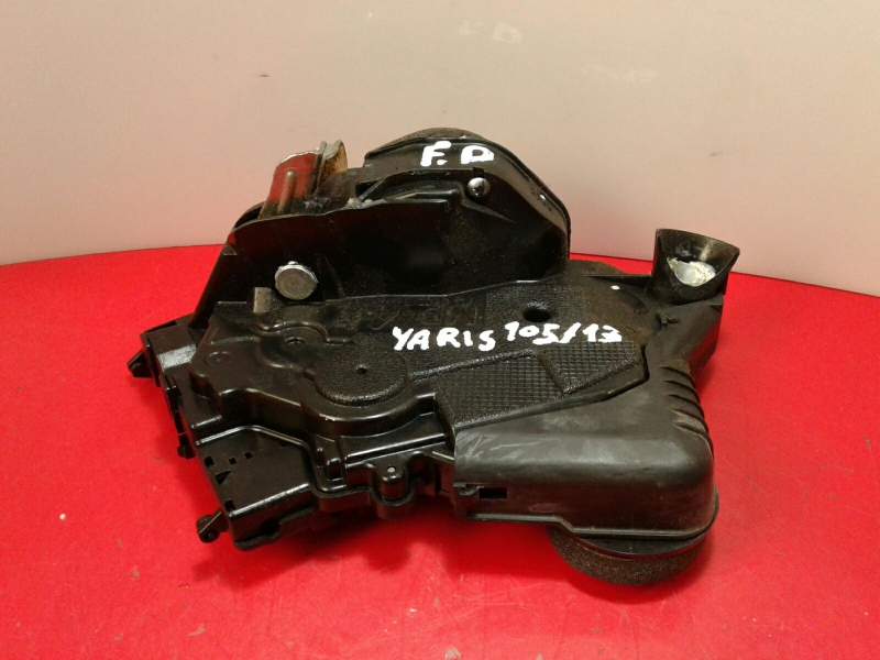 Front Right Door Lock TOYOTA Yaris (_P9_)