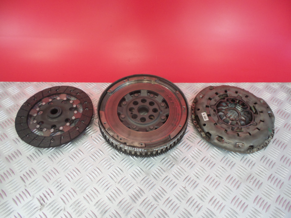 Volante motor NISSAN Qashqai II (J11) Imagem-1