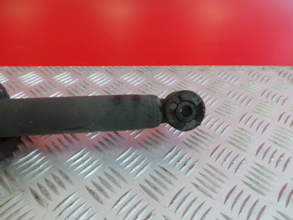 Amortisseur Arrière Droite MITSUBISHI Carisma Hatchback (DA_) Imagem-2