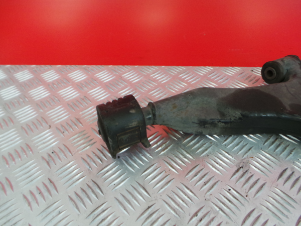 Bras de suspension Avant Droite MITSUBISHI Carisma Hatchback (DA_) Imagem-1