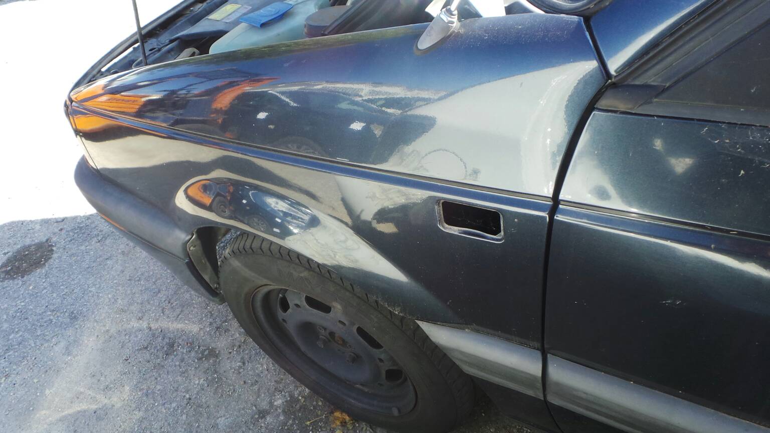 Left fender VOLKSWAGEN Passat (3A2, 35I) Imagem-1