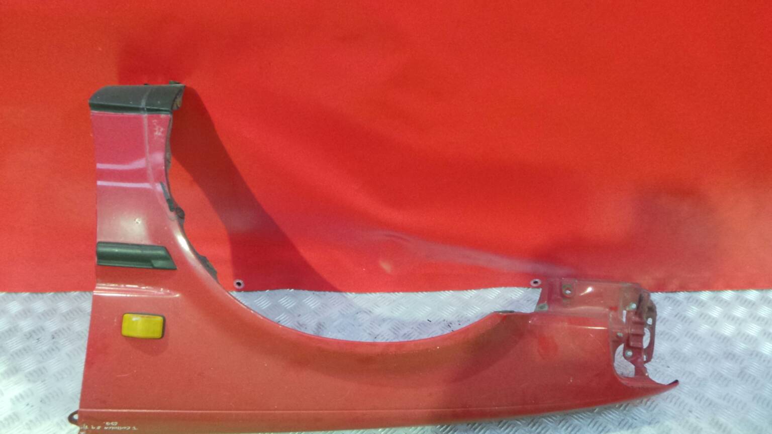 Left fender TOYOTA Corolla Sedan (_E9_)