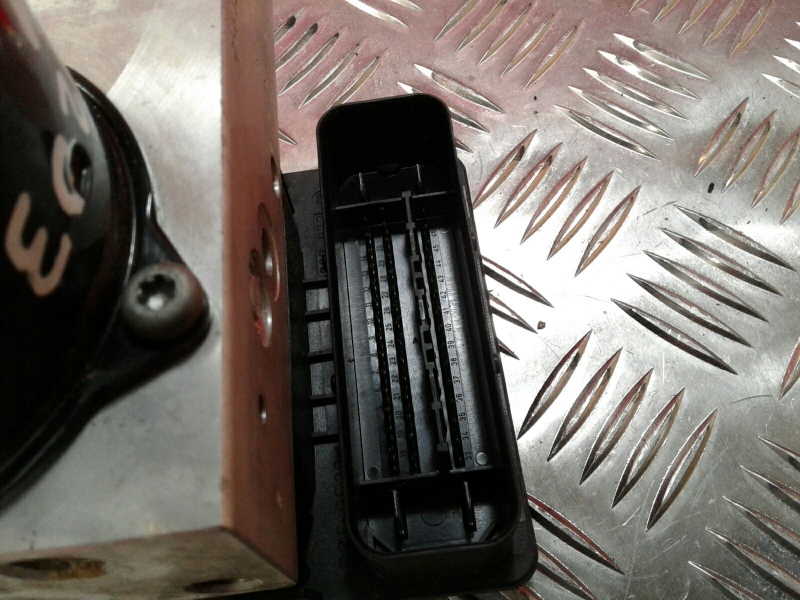 ABS MERCEDES-BENZ Classe C (W203) Imagem-1