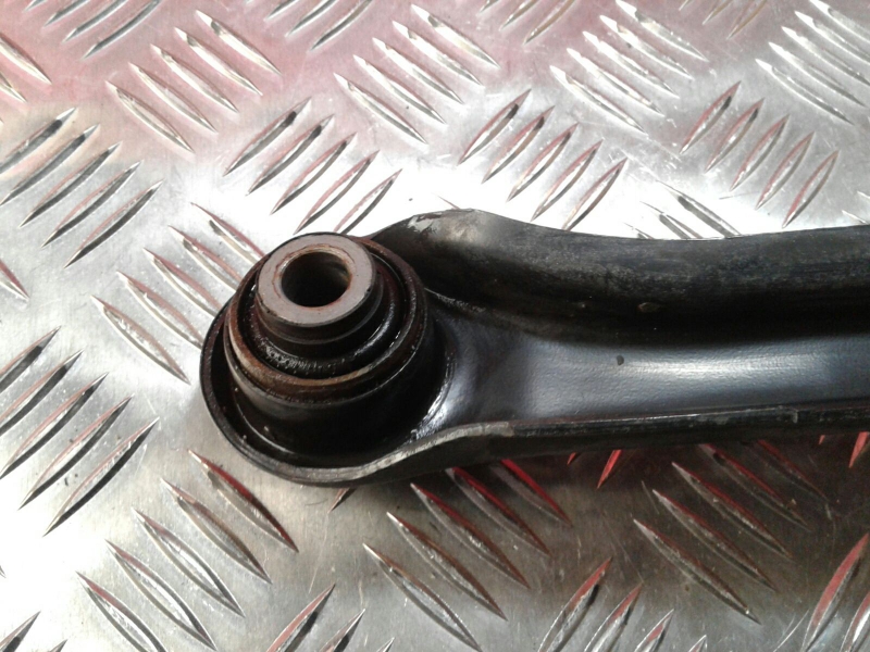 Bras de suspension arrière Droite MITSUBISHI Carisma Hatchback (DA_) Imagem-2