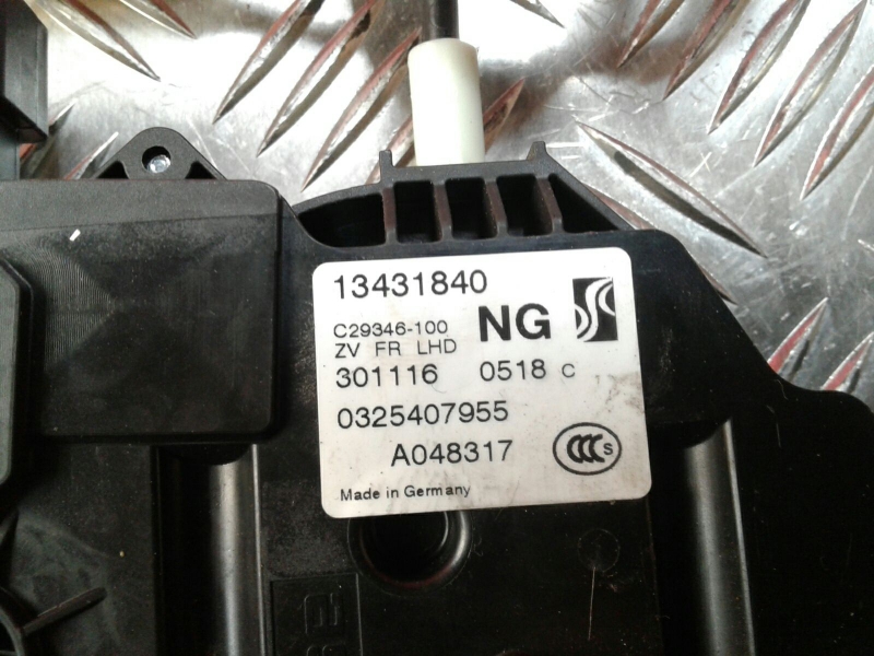 Front Right Door Lock OPEL Corsa E Imagem-4