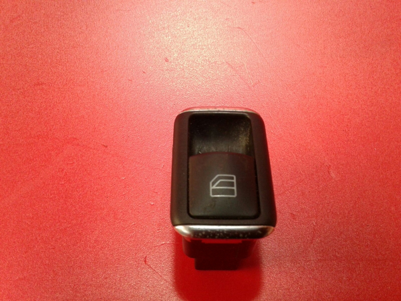 Commande / interrupteur lève-vitre Arrière Droite MERCEDES-BENZ Classe C (W204)