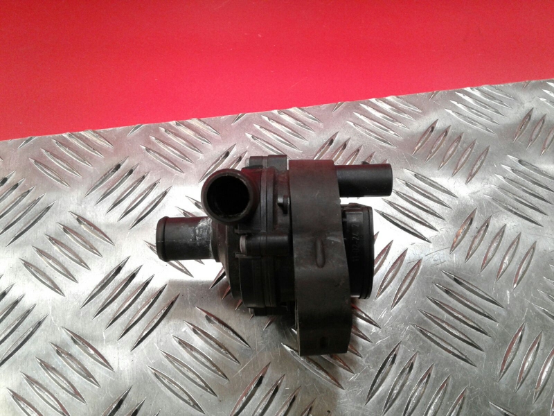Water pump MERCEDES-BENZ Classe C (W204) Imagem-1