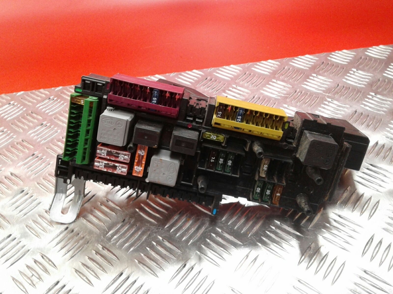 Fuse box / SAM / BSI MERCEDES-BENZ Classe C (W204) Imagem-2
