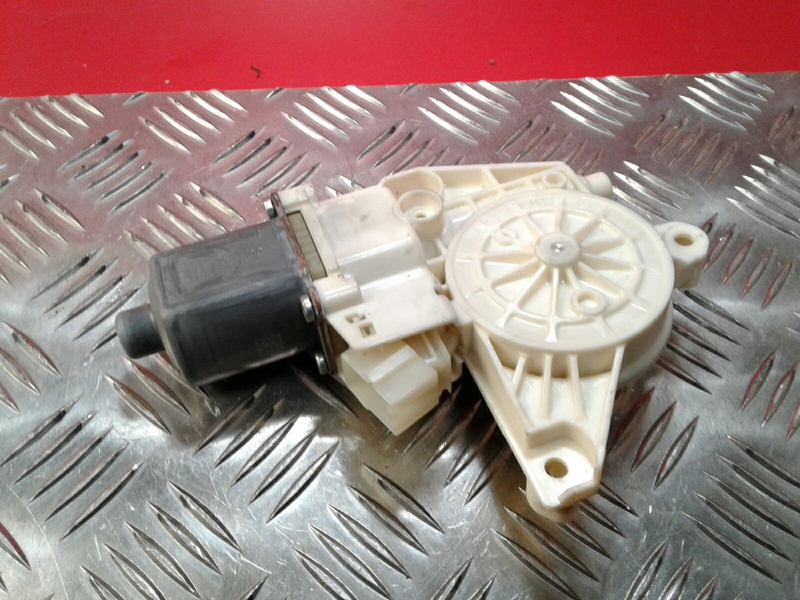 Motor Elevalunas Delantero Izquierdo MERCEDES-BENZ Classe C (W204)