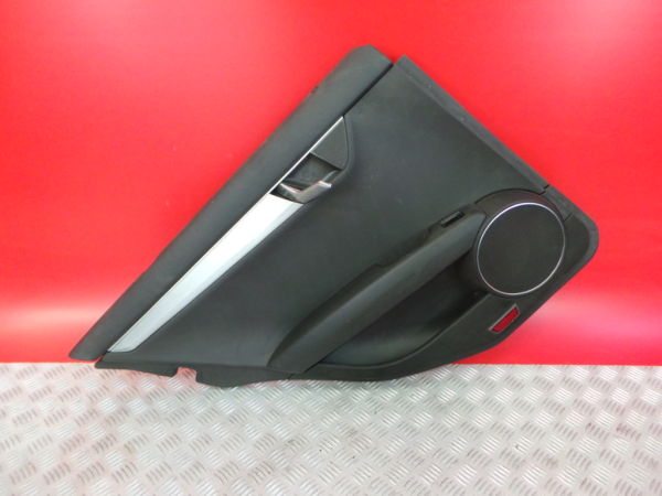 Panneau de porte arrière gauche MERCEDES-BENZ Classe C (W204)