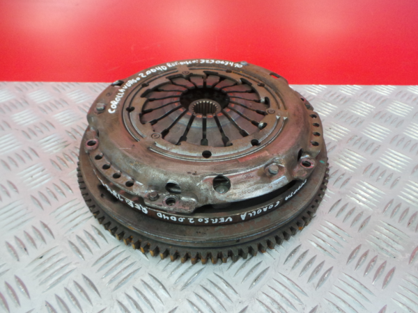 Volante motor TOYOTA Corolla Verso (ZER_, ZZE12_, R1_)