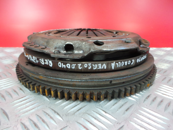 Volante motor TOYOTA Corolla Verso (ZER_, ZZE12_, R1_) Imagem-1