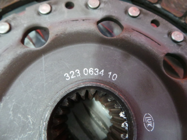 Volante motor TOYOTA Corolla Verso (ZER_, ZZE12_, R1_) Imagem-7