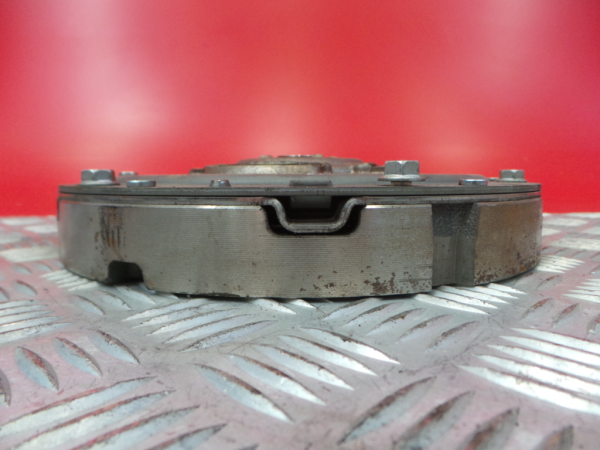 Volante motor TOYOTA Prius Hatchback (_W3_) Imagem-1