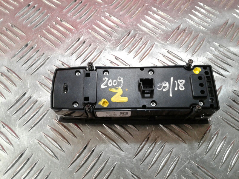 Left Front window control MERCEDES-BENZ Classe C (W204) Imagem-1