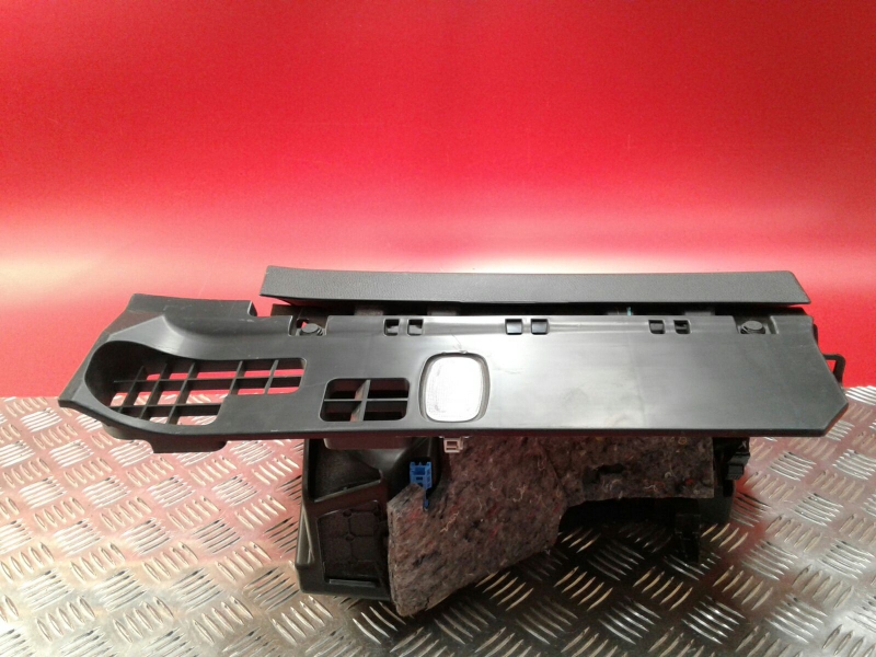 Glove Box / Compartment MERCEDES-BENZ Classe A (W176) Imagem-1