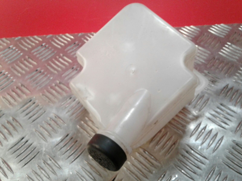 Réservoir générique MITSUBISHI Canter (FB7, FB8, FE7, FE8) VII