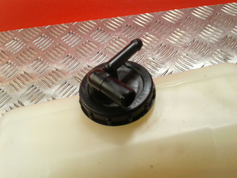 Réservoir générique MITSUBISHI Canter (FB7, FB8, FE7, FE8) VII Imagem-1