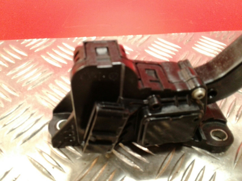 Pédale d'accélérateur MITSUBISHI Canter (FB7, FB8, FE7, FE8) VII Imagem-1