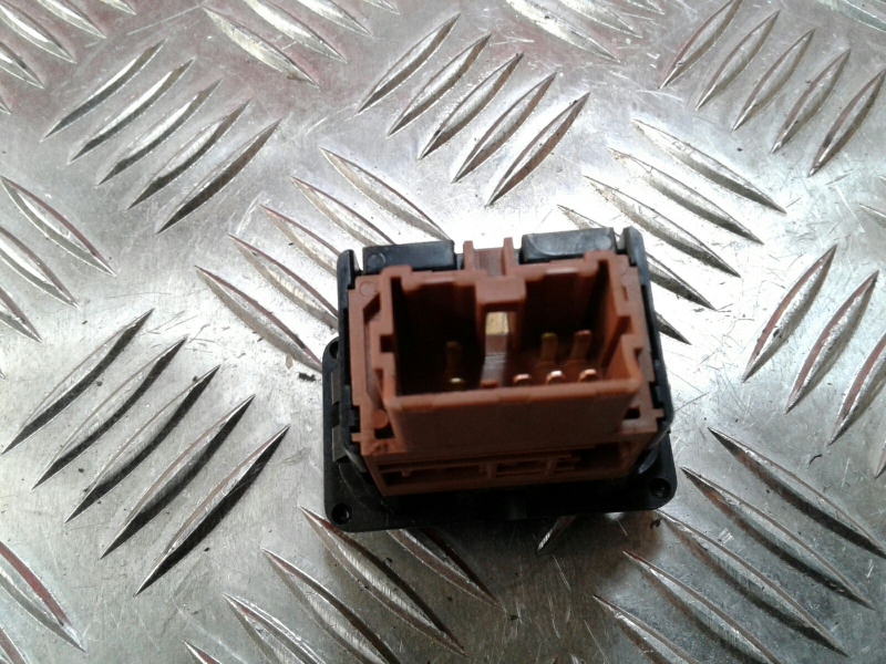 Bouton / interrupteur électromécanique  MITSUBISHI Canter (FB7, FB8, FE7, FE8) VII Imagem-1