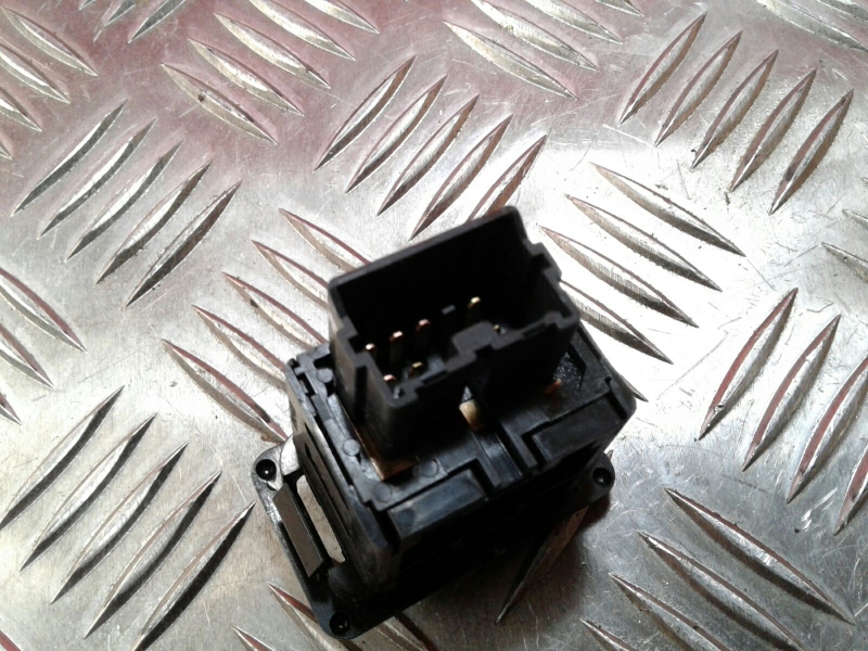 Bouton / interrupteur électromécanique  MITSUBISHI Canter (FB7, FB8, FE7, FE8) VII Imagem-1