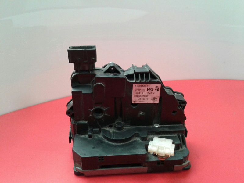 Front Right Door Lock OPEL Corsa E