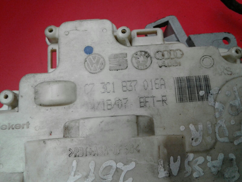 Front Right Door Lock VOLKSWAGEN Passat (362) Imagem-1
