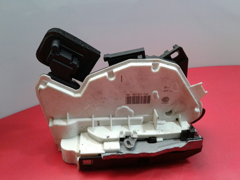 Front Right Door Lock SEAT Leon ST (5F8)