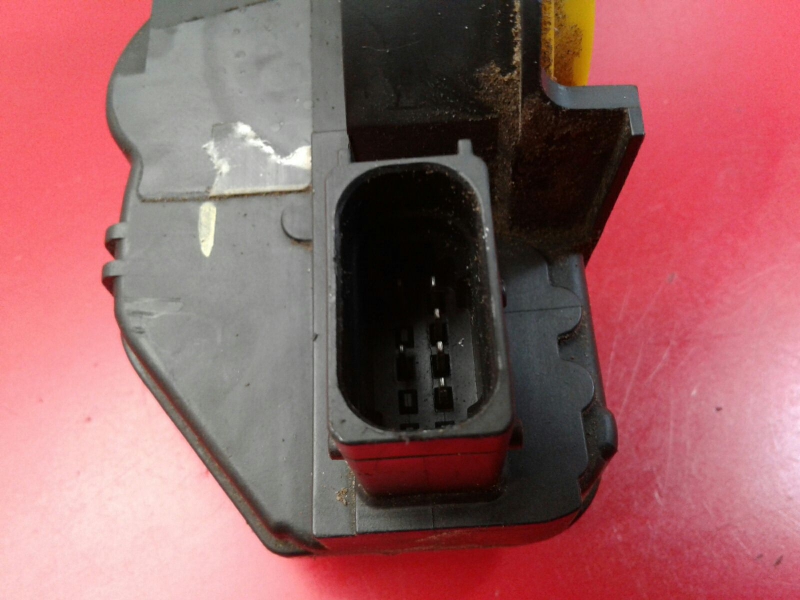 Rear Left Door Lock OPEL Astra J Imagem-1