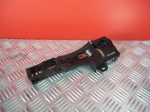 Puxador porta frente esquerda RENAULT Megane IV Grandtour (K9A/M_)