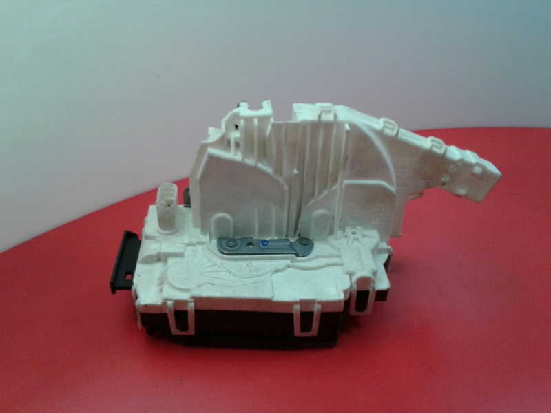 Cerradura / cierre puerta delantero derecho MERCEDES-BENZ Classe C (W204)