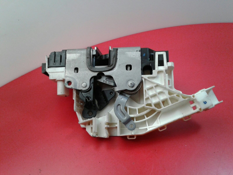 Cerradura / cierre puerta delantero derecho MERCEDES-BENZ Classe C (W204) Imagem-1