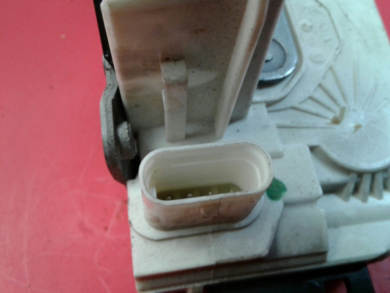 Cerradura / cierre puerta trasera derecha MERCEDES-BENZ Classe C (W204) Imagem-1