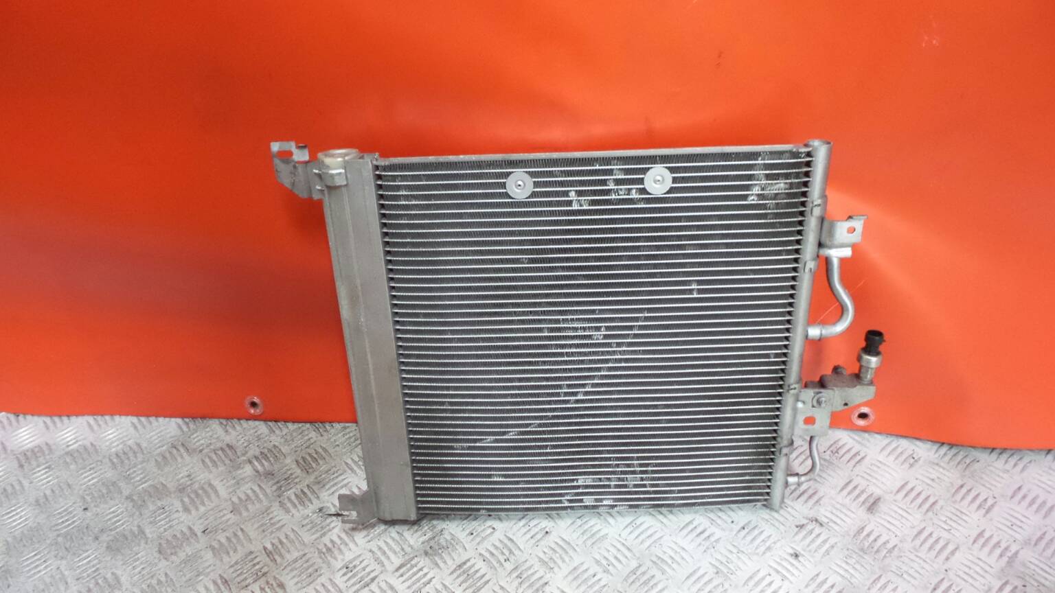 Condensatore aria condizionata (A/C) CHRYSLER Voyager IV (RG, RS) Imagem-2