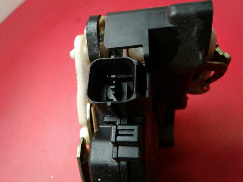 Serrure Avant Droite MITSUBISHI Colt VI (Z3_A, Z2_A) Imagem-1