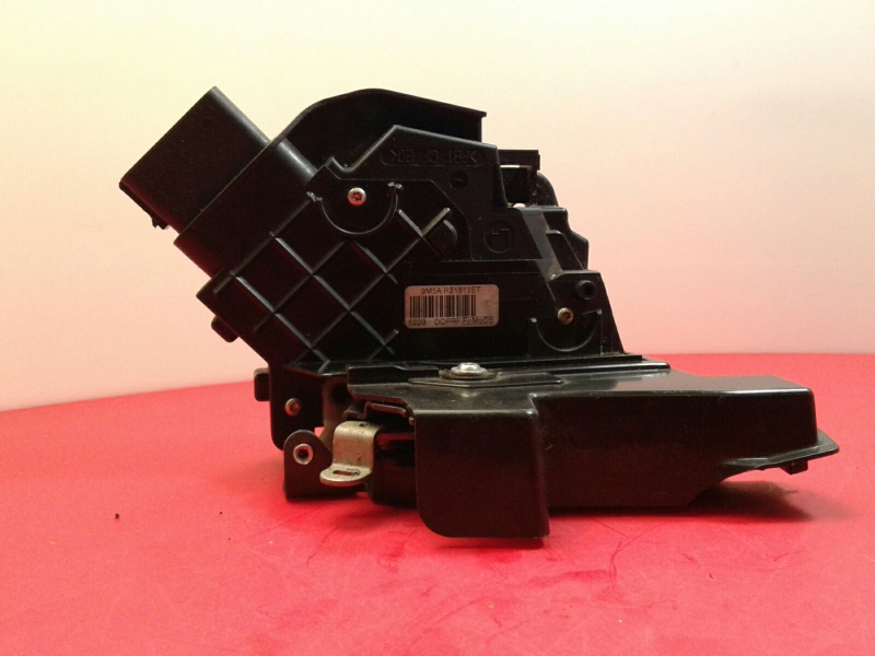 Serratura / chiusura porta anteriore sinistro FORD Focus II (DA_)