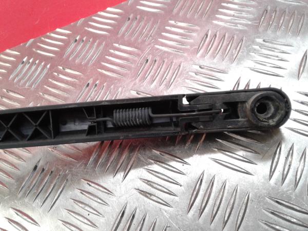 Brazo de limpiaparabrisas delantero derecho PEUGEOT 3008 I (0U_) Imagem-3