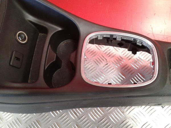 Center console  OPEL Corsa E Van Imagem-3