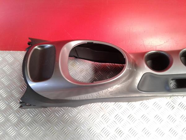 Center console  NISSAN Juke (F15) Imagem-2
