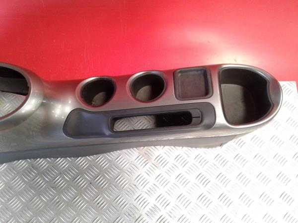 Center console  NISSAN Juke (F15) Imagem-3