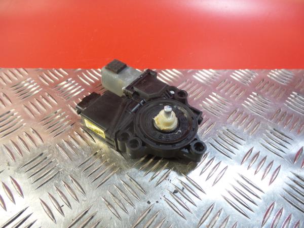 Moteur lève-vitre avant Droite HYUNDAI Santa Fé III (DM)