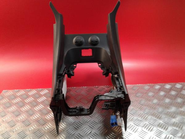 Center console  HYUNDAI Santa Fé III (DM)