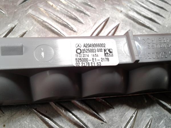 Feu de stop supplémentaire / 3e feu MERCEDES-BENZ Classe C (W204) Imagem-3