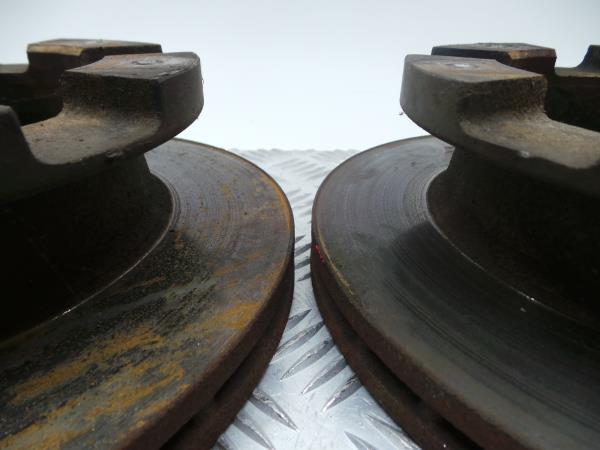 Disque de frein avant Droite MITSUBISHI Canter (FB7, FB8, FE7, FE8) VII Imagem-1